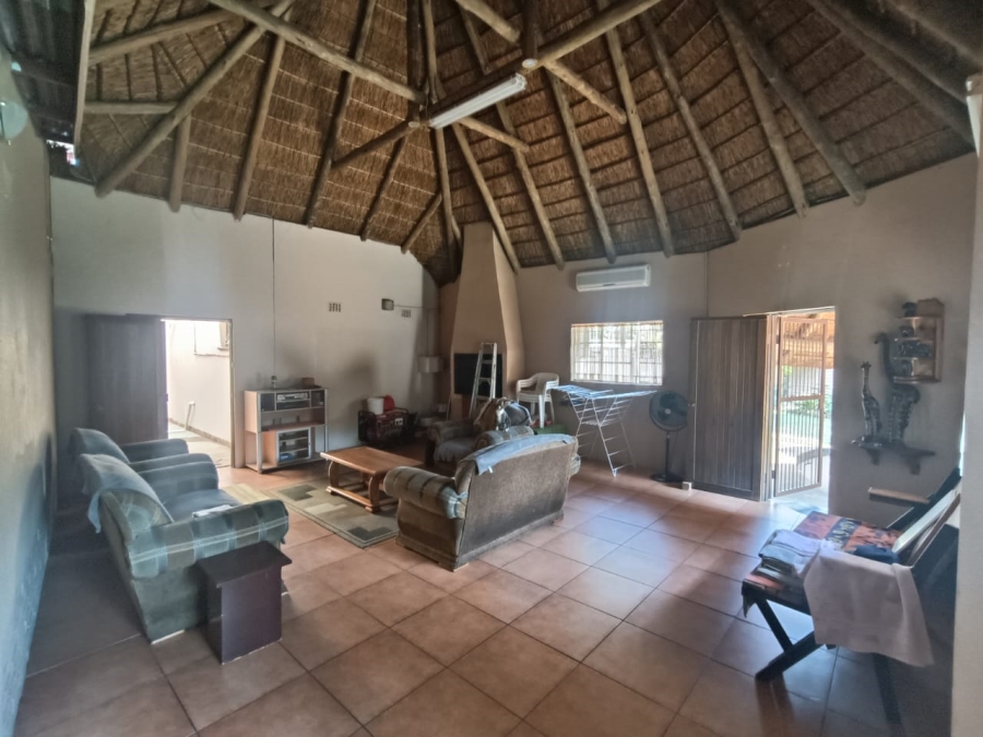 To Let 3 Bedroom Property for Rent in Oos Einde North West